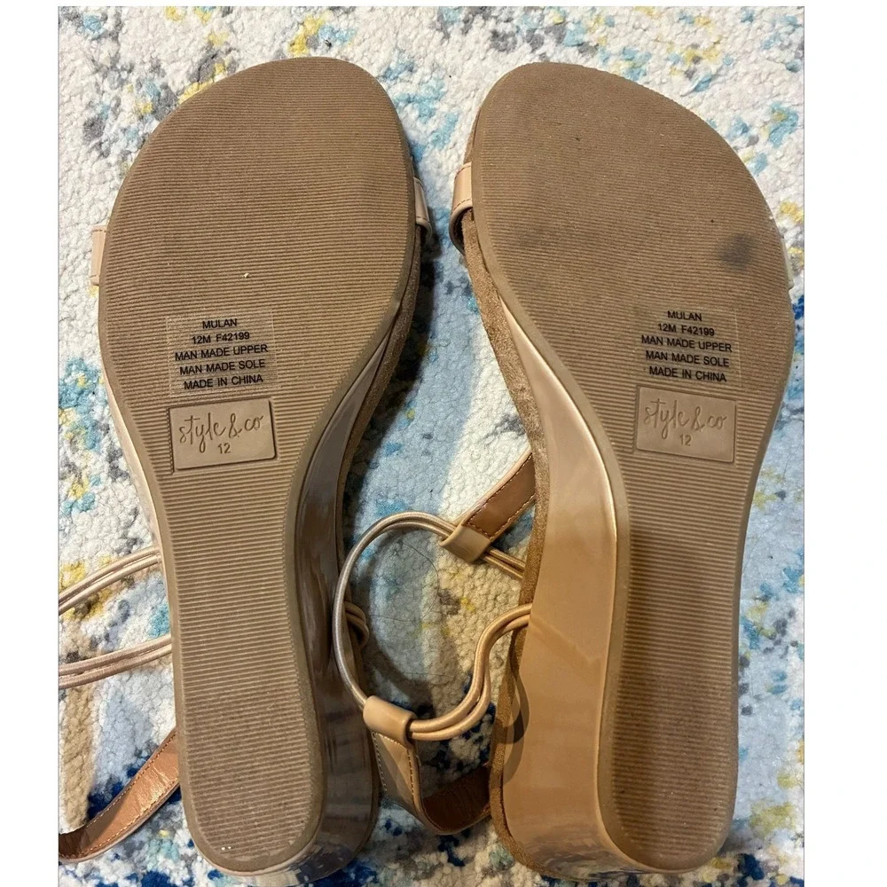 Style & Co Mulan Nude Patent‎ T-Strap Wedge Sandals Womens 12M F42199 Beige